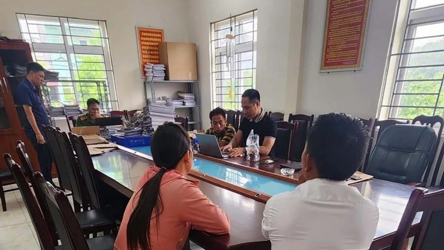 Diễn biến sức khỏe bé gái gia đình người Mông bị taxi "chặt chém" 4,2 triệu đồng